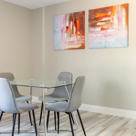 Entire 2 Bedroom Apartment Downtown - U2 Kitchener Εξωτερικό φωτογραφία