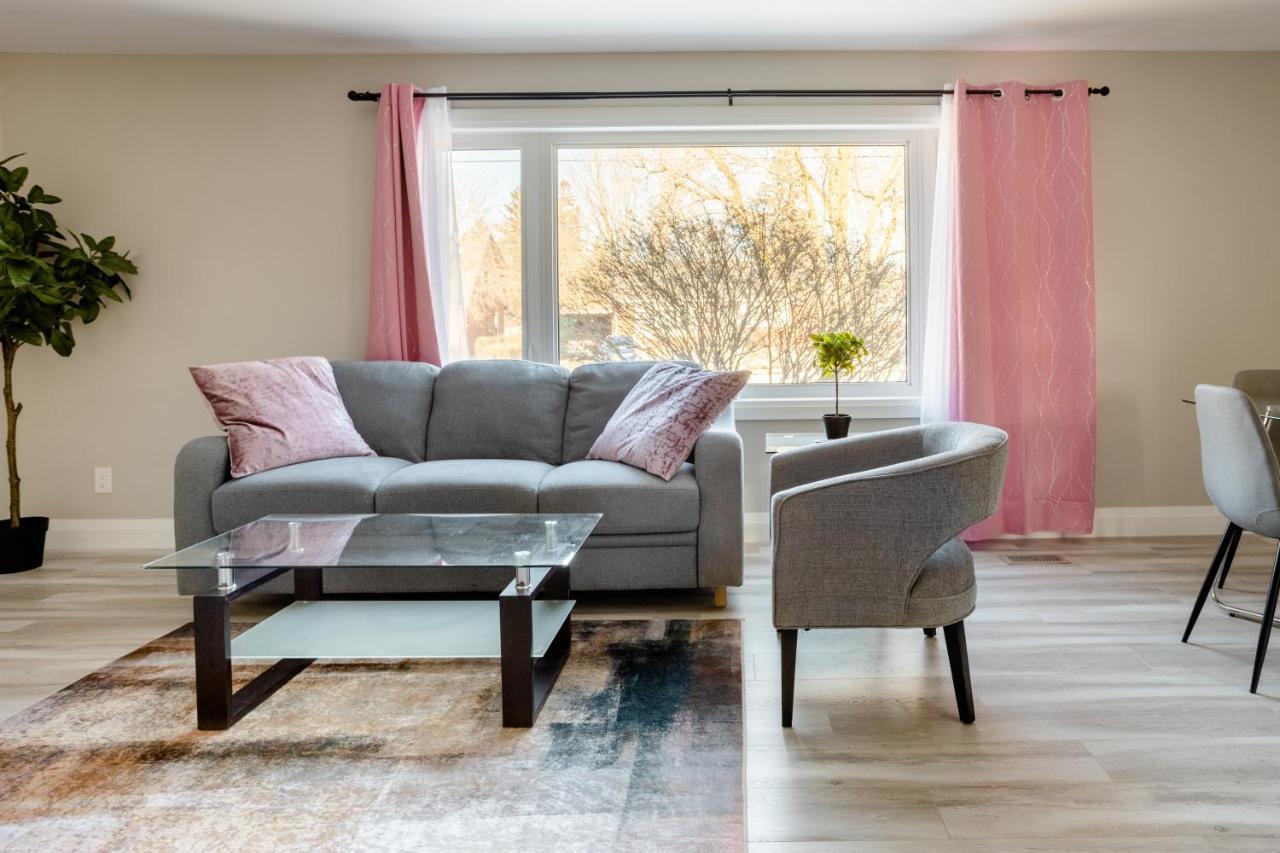 Entire 2 Bedroom Apartment Downtown - U2 Kitchener Εξωτερικό φωτογραφία