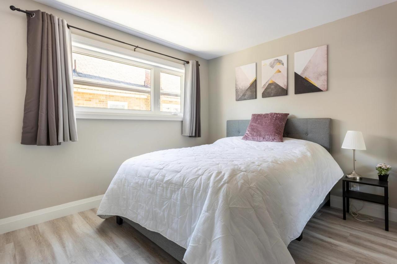 Entire 2 Bedroom Apartment Downtown - U2 Kitchener Εξωτερικό φωτογραφία