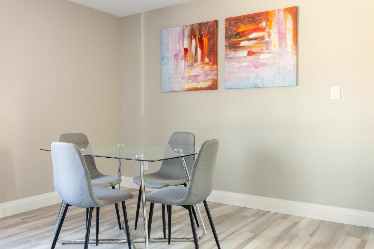 Entire 2 Bedroom Apartment Downtown - U2 Kitchener Εξωτερικό φωτογραφία